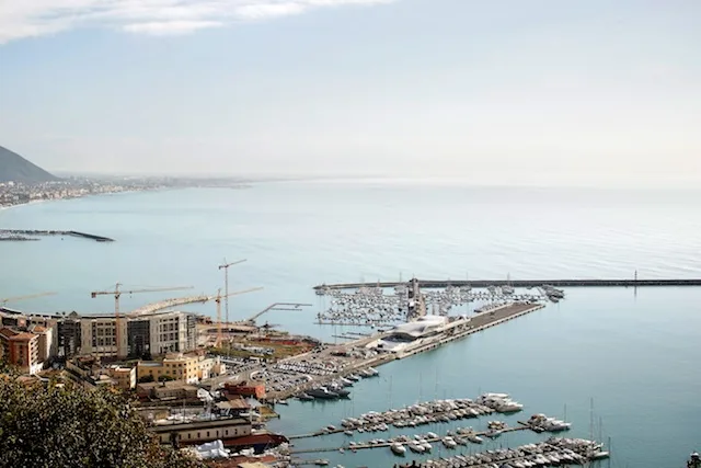 Salerno harbour ©Hufton&Crow